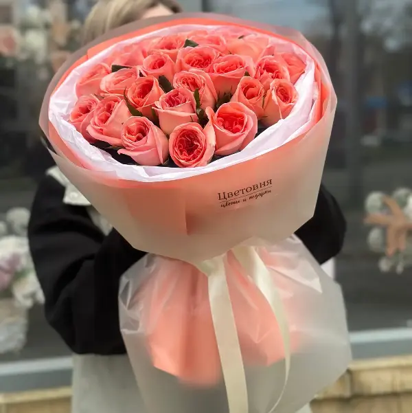 Букет из пионовидных  роз "Магическая красота"